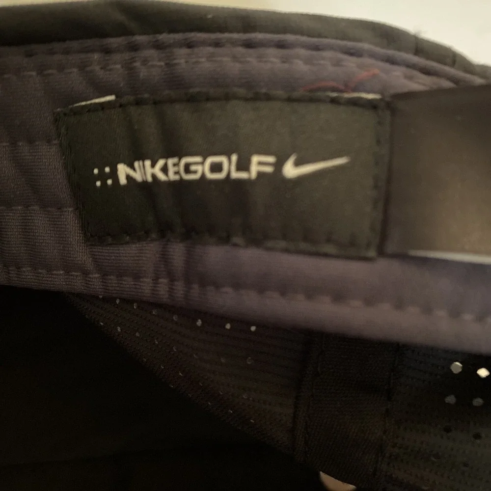 Nike Black Golf Hat With Swoosh EUC